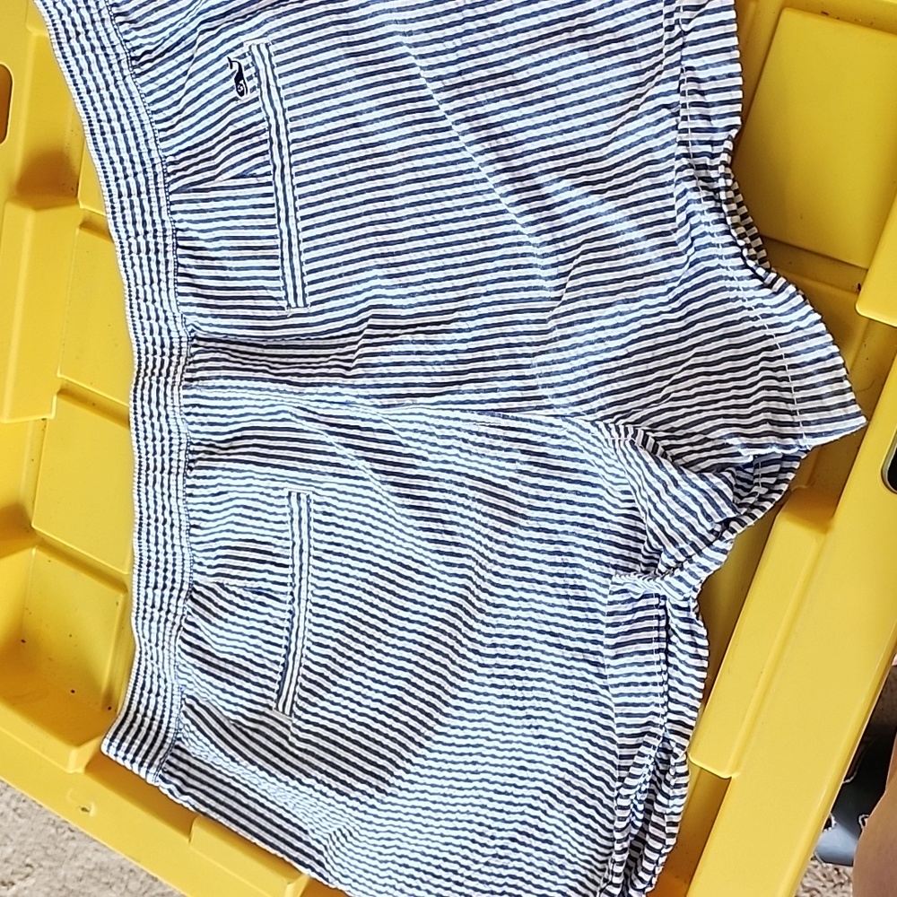 BOXER STYLE VINEYARD VINES 100% COTTON SEERSUCKER STRIPE SHORTS SIZE L